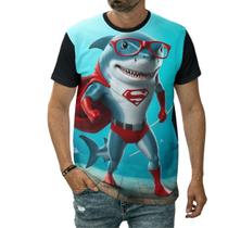 Camiseta Tubarão Super-herói Personagem Com Óculos E Capa