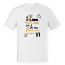 Camiseta Unissex A melhor rede social ainda é uma mesa rodeada de amigos Camiseta Unissex A melhor rede social ainda é uma mesa rodeada de amigos
