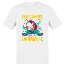 Camiseta Unissex Cute smart and litle bit dramatic unicornio