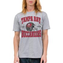 Camiseta Unissex Junk Food Clothing x NFL Tampa Bay Buccaneers