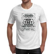 Camiseta Unissex Legends Were Born MAI-1981 Camiseta Unissex Legends Were Born MAI-1981
