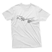 Camiseta Unissex Mão de Deus Camiseta Unissex Mão de Deus