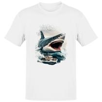 Camiseta Unissex Megalodon atacando embarcacao