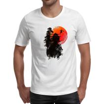 Camiseta Unissex Ninja sob a lua de sangue