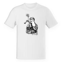 Camiseta Unissex O sapo e o cachimbo Camiseta Unissex O sapo e o cachimbo