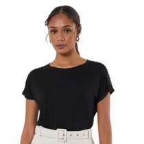Camiseta Vih Triny Feminina Preta com Detalhes nos Ombros Casual e Estilosa Camiseta Vih Triny Feminina Preta com Detalhes nos Ombros Casual e Estilosa