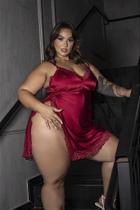 Camisola Luxo em Cetim com Fenda Lateral em Renda Vermelha Plus Size - Elegância e Conforto Camisola Luxo em Cetim com Fenda Lateral em Renda Vermelha Plus Size - Elegância e Conforto