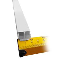 Canaleta De PVC Reforçada Com Divisória 20 x 10 x 2000mm (2x1x200cm) Branca Com Fita Dupla Face Ilumi (Ref.: 620915DF) Canaleta De PVC Reforçada Com Divisória 20 x 10 x 2000mm (2x1x200cm) Branca Com Fita Dupla Face Ilumi (Ref.: 620915DF)