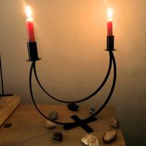 Candelabro Meia Lua Duplo de Mesa em Ferro - Suporte para Velas Decorativo, Elegante e Místico Candelabro Meia Lua Duplo de Mesa em Ferro - Suporte para Velas Decorativo, Elegante e Místico