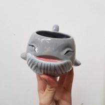 Caneca 3D Baleia Olhos Fechados Cerâmica 250ml Broglio