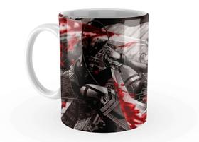 Caneca Attack On Titan Sangue 325 Ml Interior E Alça Branca