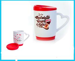 Caneca branca alça de coração com tampa