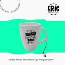 Caneca branca em cerâmica alça triangular 350ml