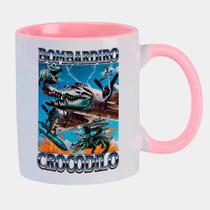 Caneca Branca Interna Rosa de Porcelana 325ml Bombardiro Crocodilo Brainrot Meme 5 Caneca Branca Interna Rosa de Porcelana 325ml Bombardiro Crocodilo Brainrot Meme 5