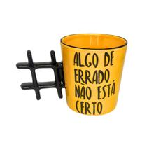 Caneca Buck Hashtag 390Ml Amarelo / Preto - Algo De Errado