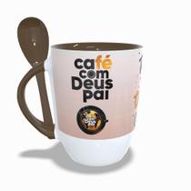 Caneca Café com Deus Pai com Colher Interior e Alça Marrom Tudo Vem no Tempo Certo