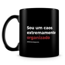 Caneca Caos Intenso - 100% Preta - Trechos de Poesia do Livro Tom de Poesia