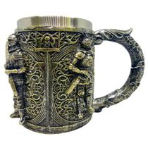 Caneca Cavaleiro Medieval de Resina com Acabamento em Alumínio - 450ml