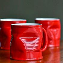 Caneca Ceraflame Lata Amassada Vermelha 320ml Caneca Ceraflame Lata Amassada Vermelha 320ml