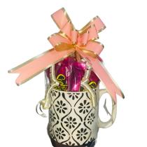 Caneca Com Chocolates Diversos