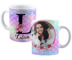 Caneca com foto nome+inicial personalizados presente rosas