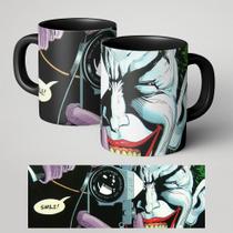 Caneca Coringa - Piada Mortal - Cerâmica com Resina de Alta Qualidade (AAA+) - 325ml Caneca Coringa - Piada Mortal - Cerâmica com Resina de Alta Qualidade (AAA+) - 325ml