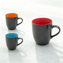 Caneca de cerâmica 330ml bicolor pto fora cores sort dentro Caneca de cerâmica 330ml bicolor pto fora cores sort dentro