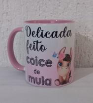 Caneca de cerâmica alça e interior rosa mulinha