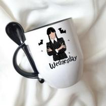 Caneca De Colher Preta Wandinha Addams Caneca De Colher Preta Wandinha Addams