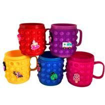 Caneca de Criança com Pop it e botons Divertido 330ml escolha a cor