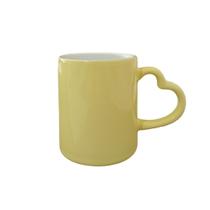 Caneca de Porcelana Amarelo Pastel com Alça Coração Sublime - 325ml