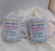 Caneca de Porcelana Aprende para Ensinar Personalizada Frases