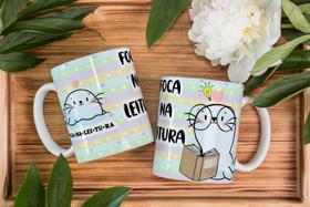 Caneca de Porcelana Foca na Leitura