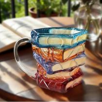 Caneca de Vidro Artesanal Pintada em 3D com Pilha de Livros, 325 ml Caneca de Vidro Artesanal Pintada em 3D com Pilha de Livros, 325 ml