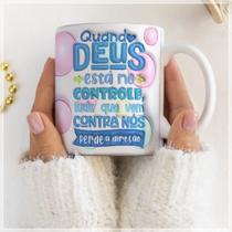 Caneca Deus no Controle - Mensagem Inspiradora em Cerâmica 325ml