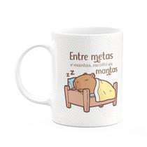 Caneca Divertida Capivaras - Entre metas e mantas Caneca Divertida Capivaras - Entre metas e mantas