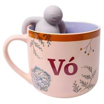 Caneca em Cerâmica com Infusor Bordado de Vó Rosa 350ml - Zona Criativa Caneca em Cerâmica com Infusor Bordado de Vó Rosa 350ml - Zona Criativa