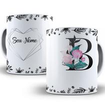 Caneca flores e coração com nome e inicial personalizados