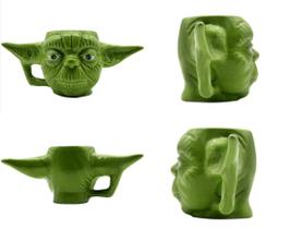 Caneca Formato 3D Mestre Yoda Star Wars Galaxia 400ml