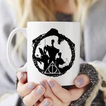 Caneca Harry Potter - Conto dos 3 Irmãos - Cerâmica 325ml Caneca Harry Potter - Conto dos 3 Irmãos - Cerâmica 325ml
