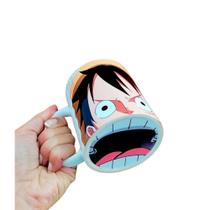 Caneca Luffy One Piece 325ml - com bocão no fundo Caneca Luffy One Piece 325ml - com bocão no fundo