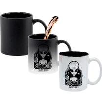 Caneca Mágica Fosca Interna Preta Muda de Cor 325ml ALIEN ET SINAL PAZ SPACE LEGEND