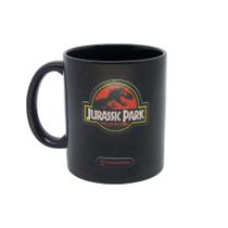Caneca Mágica Jurassic Park Dinossauros Zona Criativa Filme Licenciado Xicara Porcelana Café Chá Cor:PretoNome do Desen Caneca Mágica Jurassic Park Dinossauros Zona Criativa Filme Licenciado Xicara Porcelana Café Chá Cor:PretoNome do Desen