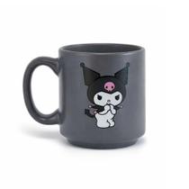 Caneca Mini Tina Kuromi Oficial Hello Kitty - Zona Criativa Caneca Mini Tina Kuromi Oficial Hello Kitty - Zona Criativa