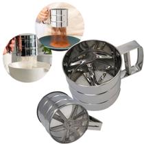 Caneca Peneira Fina e Polvilhadeira Inox 250g com Gatilho Polvilhador Confeiteiro Açucar Farinha Caneca Chocolate em pó