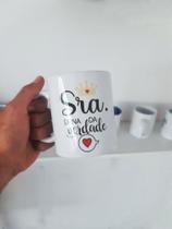 Caneca personalizada com frase "Senhora dona da verdade"