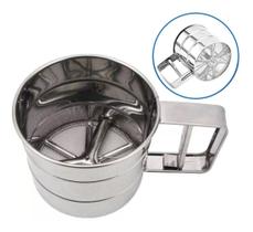 Caneca Polvilhador Inox Peneira Escorrer Massas Com Gatilho