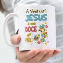 Caneca Porcelana A Vida com Jesus é Mais Doce Que Mel Est. Abelinha Rosa - Religião Zlprint Caneca Porcelana A Vida com Jesus é Mais Doce Que Mel Est. Abelinha Rosa - Religião Zlprint