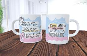 Caneca porcelana branca deus esta cuidando de cada detalhe