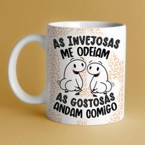 Caneca porcelana flork amigas, as invejosas me odeiam - as gostosas andam comigo ... 325ml Caneca porcelana flork amigas, as invejosas me odeiam - as gostosas andam comigo ... 325ml